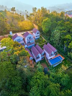 Gardenia Pool Resort Munnar by VOYE HOMES - Munnar - 0
