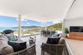 Ocean Dreams On Airlie 2 Bedroom - 1