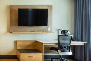 Quality Inn & Suites - 8