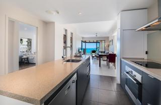 Rendez-vous Chez L'eah - Airlie Beach - 2