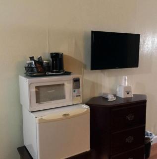 Americas Best Value Inn & Suites Macon at Sunset Dr - 1