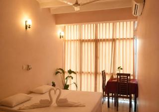Royal Old Fashion Restaurant & Guesthouse - 4
