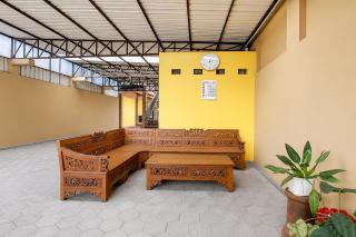 OYO 95373 Giriwardoyo Family Guest House - 8