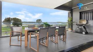 Luxe by the Lake - 0