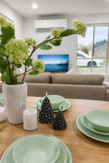 Spacious 3BR Home w Parking in Sunnybank - Relax & Unwind - 5