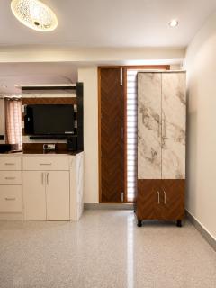 The Majestic 4BHK Haven Premium Family Stay - 1