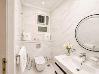 Waterfront 3BR with Upgraded Furnishings - 8