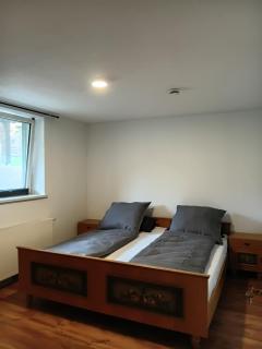Uriges Apartment mit Kaminofen, Terrasse und Bar - 9
