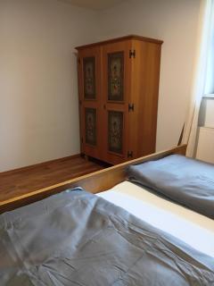 Uriges Apartment mit Kaminofen, Terrasse und Bar - 1