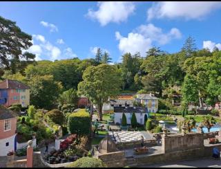 Pet Friendly 2-Bed Lodge Sleeps 5 Pool & Parking - 8