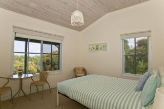 Bennetts Beach House - 3