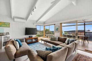 Boston Beach House - BYO Linen - 8