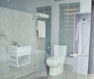 E1 Apartments - Private shortlet Apartment - 6