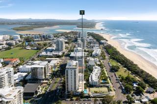 Cotton Tree Retreat - Steps to the Sand! - 8