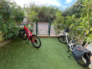 Grand Studio rez de jardin avec parking à 5 min à pieds de la mer et commerces - Calvi - 9
