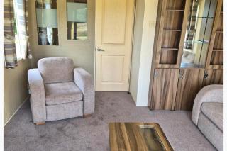 Cabin - Sleeps 6 - Outdoor Pool and Parking - 7