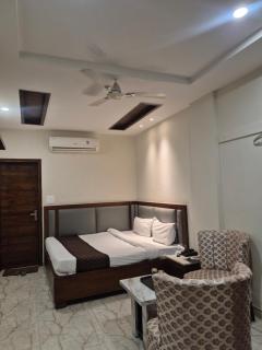 Hotel Clover - 3