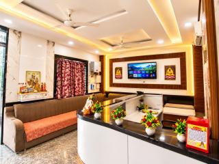 Hotel Mero Vrindavan Near Prem Mandir -  - 8
