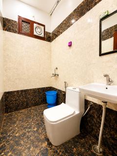 Hotel Mero Vrindavan Near Prem Mandir -  - 2