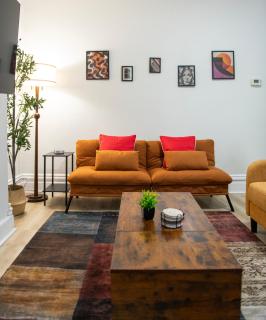 Funky 3-bedroom - 5 min walk to Grandview Overlook - 4