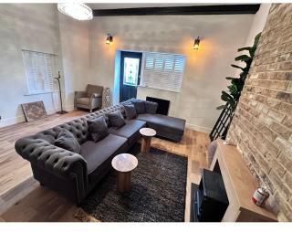 3bedroom house for professionals and family stay - 0