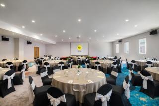 YELLO Hotel Paskal Bandung - 9