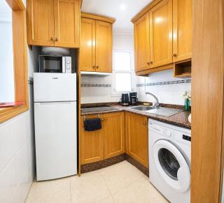 Apartment with balcony, Wifi, AC, 5 min walk to the beach - 1