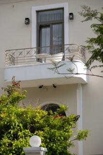 Epavli Boutique Luxury Suites - 4