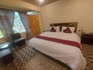 Hunza Royal Palace Hotel and Hostel - 4