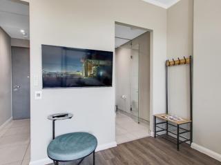 Menlyn Maine spacious studio unit - 5