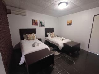 Monticello Guesthouse - 5