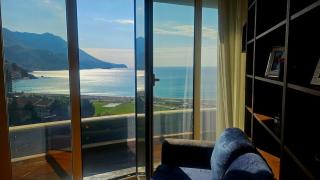 Luxury Apartment with Pool Sea View Beach Balcony - 8