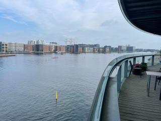 Luxurious 2-bedroom apartment with Stunning View - Jan & Feb 2027 - 60 days - 5
