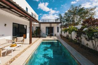 Brand New 3BR Villa - Luxury Pool - Beaches 5 min - 7