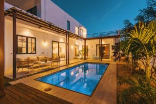Brand New 3BR Villa - Luxury Pool - Beaches 5 min - 9