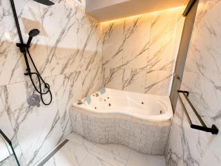 Premium Suites - סוויטות לזוגות במיקום מרכזי - 5