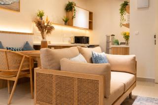 The Nest at The Shore KK 1BR Seaview Balcony - 2