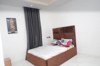 Modern 3 Bedroom Apartment with Swimming Pool, WiFI, Children's Playground & 24HRS Light - 8