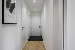 Maroldka Modern Apartment with Terrace & Private Garage - 9