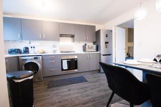 Cozy Coventry Retreat - 3 Bedroom House - 8