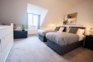 Cozy Coventry Retreat - 3 Bedroom House - 2