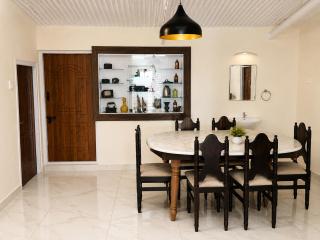 Brit Villa - 1