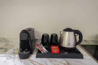NEW Cozy 3BR Apt - Business-ready - Central Location - 2