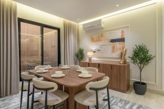 NEW Cozy 3BR Apt - Business-ready - Central Location - 6