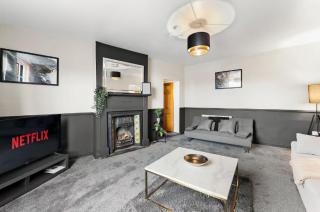 Bristol Harbourside Haven - Stylish Stay for 8 - 5