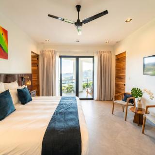Luxury 5BR Villa with Pool & Jacuzzi - 1