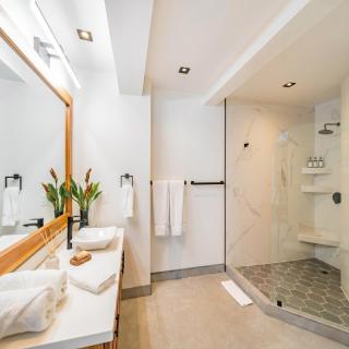 Luxury 5BR Villa with Pool & Jacuzzi - 7