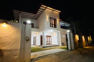 The Cosy Home - Airport Lodge - 8