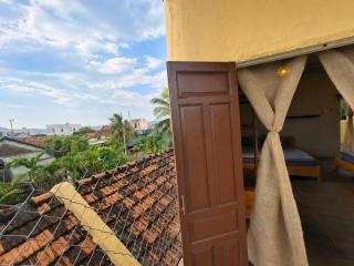 Về Nhà - A House by the Sea - 7
