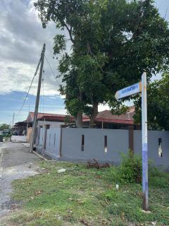 Alor Setar Homestay at Kuala Kedah 4 Rooms 2 Bathroom - 7
